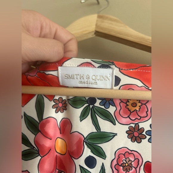 Smith & Quinn | Floral Women's Top, Size Medium - Picture 11 of 11